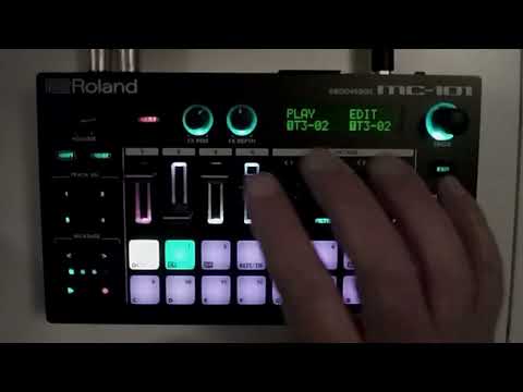 Roland MC-101: Axel F