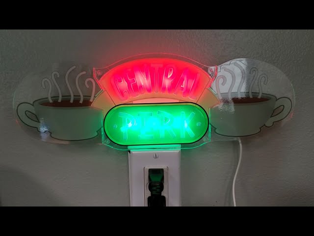 Vídeo relacionado con Paladone Luz con Logotipo de Central Perk, Merchandising de la Serie de Televisión Friends con Licencia Oficial