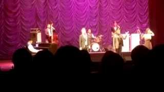 Scott Bradlee&#39;s Postmodern Jukebox - Hey Ya (ft Sara Niemietz)