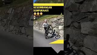 Download lagu SKIL SEPEDA GUNUNG STANDING WHEELIE SEIMBANG LEPAS TANGAN! mp3 Download lagu SKIL SEPEDA GUNUNG STANDING WHEELIE SEIMBANG LEPAS TANGAN! mp3