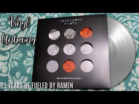 Twenty One Pilots: Blurryface SILVER VINYL UNBOXING | 25 Years of Fueled By Ramen
