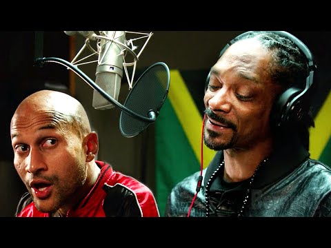 Snoop Dog sings Christmas songs | Pitch Perfect 2 | CLIP