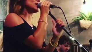 Julia Medina - A Que No Me Dejas