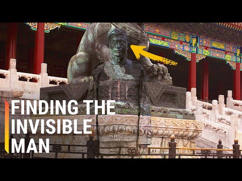 現實生活中的隱形人為自己畫上消失的圖案 (Real-Life Invisible Man Paints Himself to Disappear)