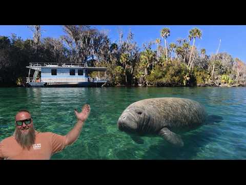 60 Mile HOUSEBOAT Trip to a Florida Spring Filled with Manatees!
