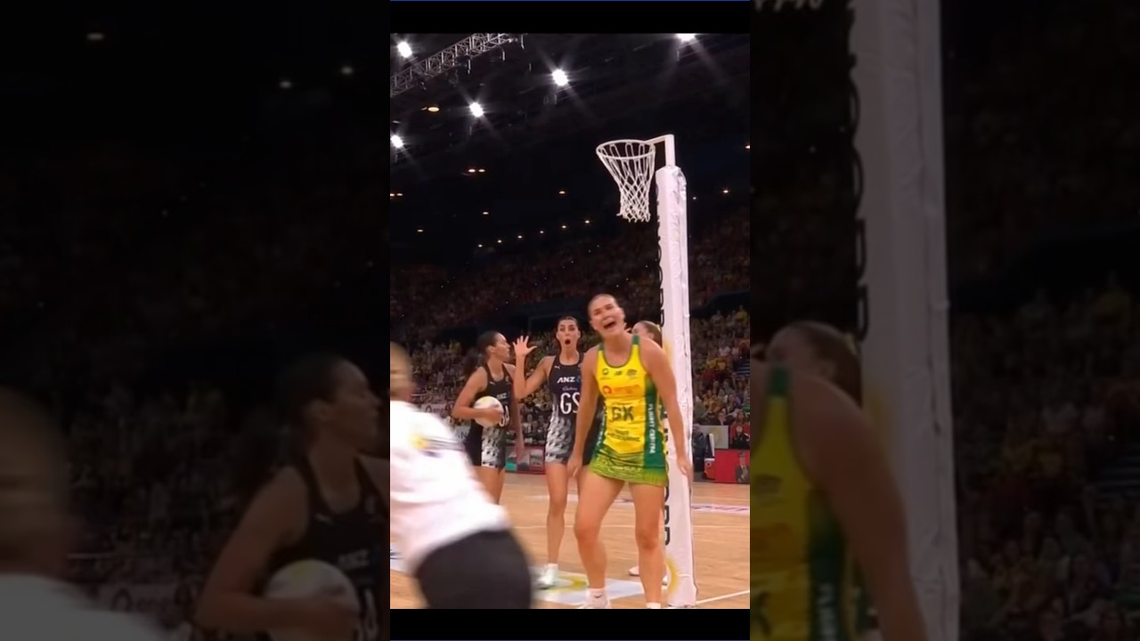🏐🏐 Did the umpire call this one right?? Who pushed who 🧐🧐 #netball #netballhighlights #comments