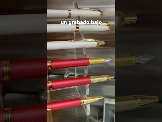 Vídeo relacionado con BolíGrafo Personalizado Metal,Bolígrafos Retráctiles de Clic con Punta de Lápiz Capacitivo,Grabado Nombre o Texto,Ideal Para Regalo Boda Comunión Bautizo Profesores Empresa,Tinta Negra