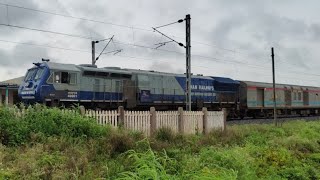 Download lagu The Most Beautiful Looking WDP4B #40001 From Bhagat Ki Kothi leads Garib Nawaz Express mp3