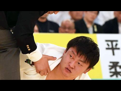 原沢久喜 絞め技でオチル。全日本柔道。