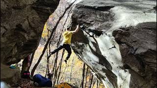 Video thumbnail de Right of Molonk, 7a+. Brione