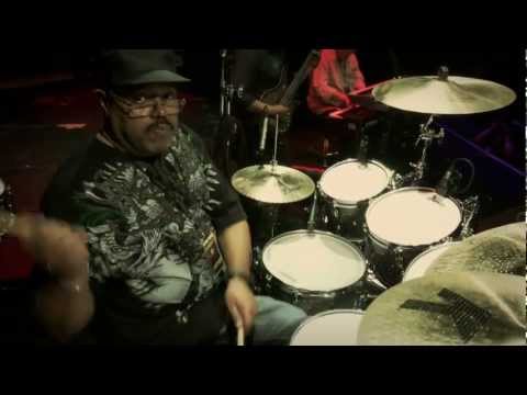 Dennis Chambers — Guitar Center Drum Off 2011 (Part 1)