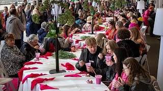Lituania se tiñe de rosa por el gran festival de sopa fría