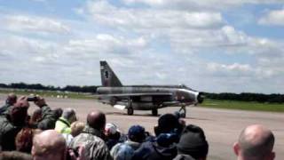 preview picture of video 'English Electric Lightning XS904 - May 2010'