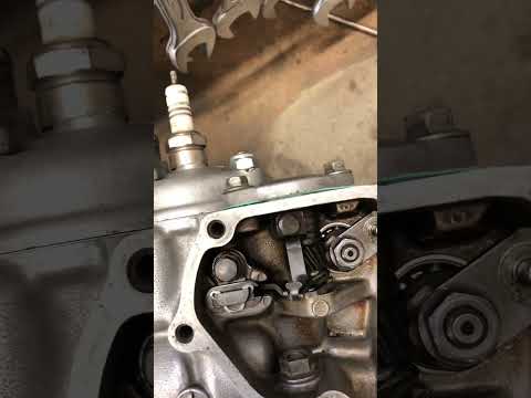 Honda cr 125 engine rebuild! #dirtbike