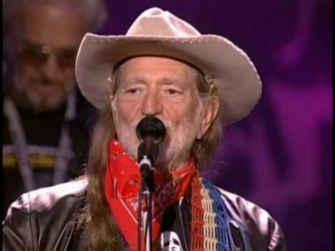 Willie Nelson - Mammas Don't Let Your Babies Grow Up to Be Cowboys (Live at Farm Aid 2001)