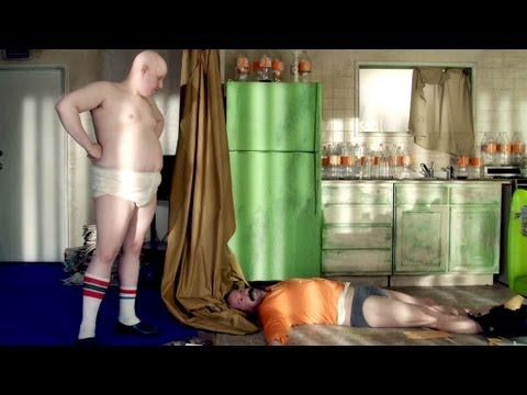 Small Apartments Bande Annonce VF