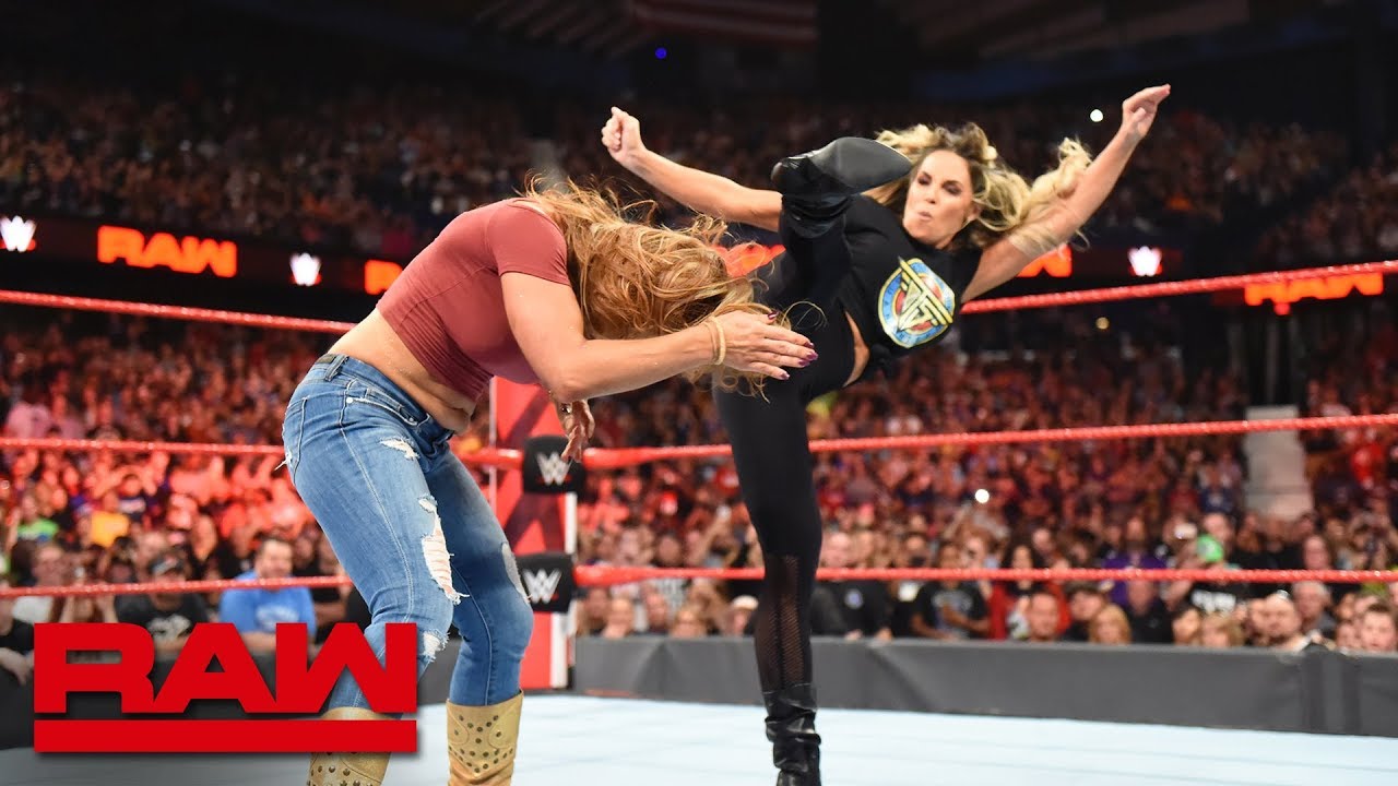 Trish Stratus & Lita pummel Alexa Bliss & Mickie James: Raw, Oct. 8, 2018