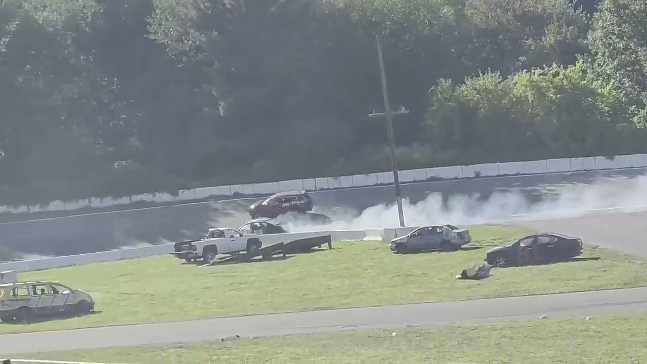 Hudson Speedway Flagpole Race Video