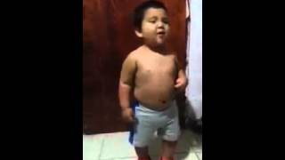 [FUNNY]Niño Gordito Bailando Menea Tu Chapa ★VINE 2015★ ✓ Lo Mas Nuevo [2015]