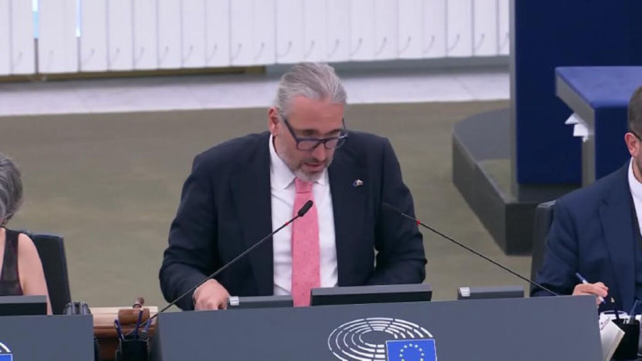 Irene Montero (Podemos) a Parlamento Ue: Riattaccate telefono a Trump o diventerà padrone d’Europa