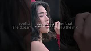 Download lagu she doesn’t need a mic, the mic needs her 🗣️ #sophia #katseye #katseyesophia #sophialaforteza mp3