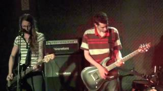 Las Caidas - &quot;Lying on a bed of roses&quot; cover &quot;The Muffs&quot;