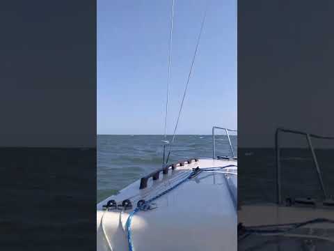 Sailing 15-20 kt winds on the Pamlico Sound San Juan 21