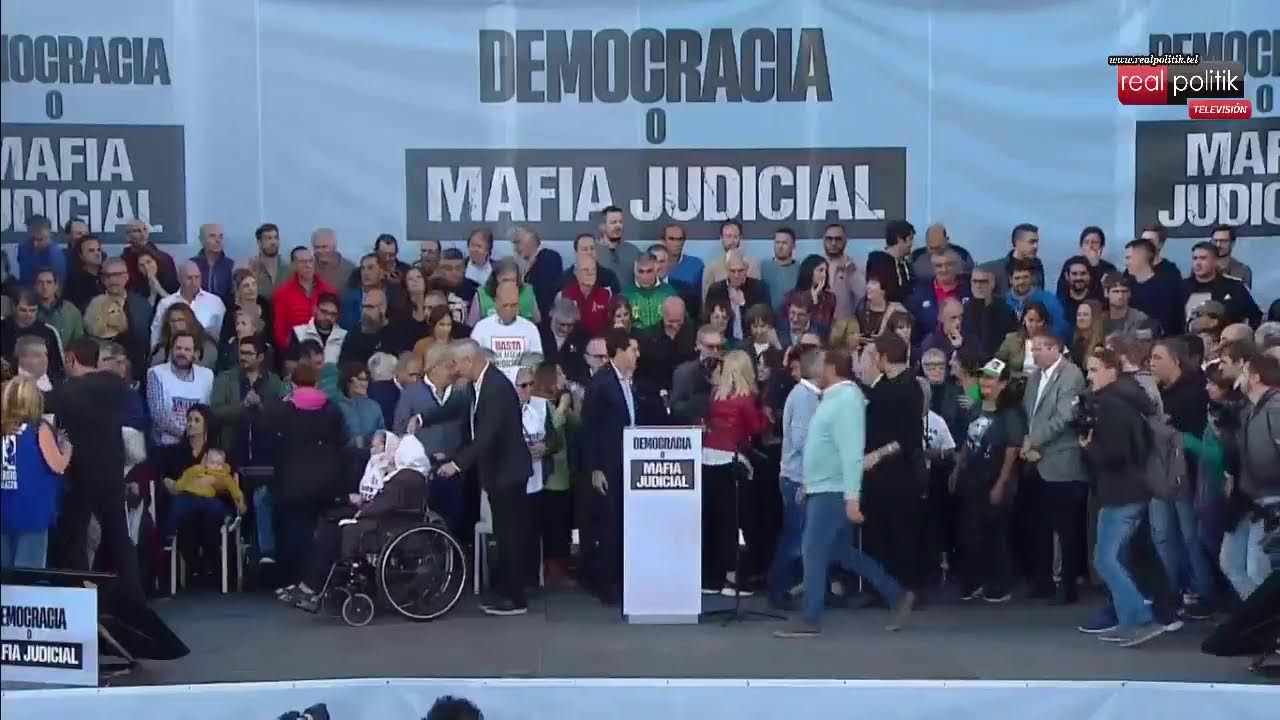 Axel Kicillof: "Si Cristina quiere, el pueblo la acompañará y volverá a ejercer cargos"