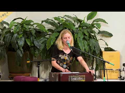German Song - Es ist ein Ros entsprungen - Sarah - Satsang 21.12.2019