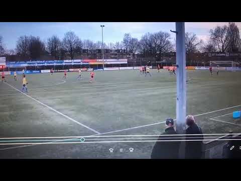 Daan Broere, talentvolle doelman Roda 46 in actie.