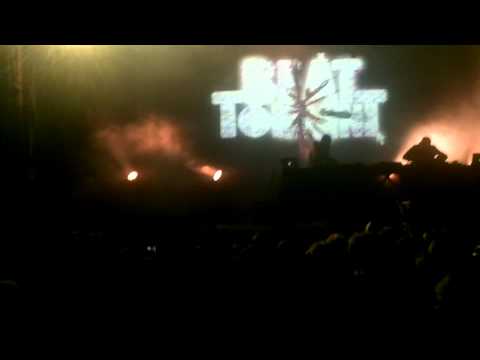 Beat Torrent drop Warp 1.9 - Bloody Beetroots live @ Saint-Nolff 2011