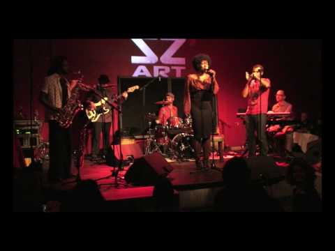 Chynna Blue & Radek Azul Band-Happy Days