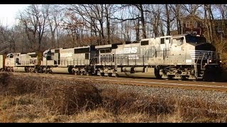 preview picture of video 'Norfolk Southern Leading CSX on the Old Main Line'