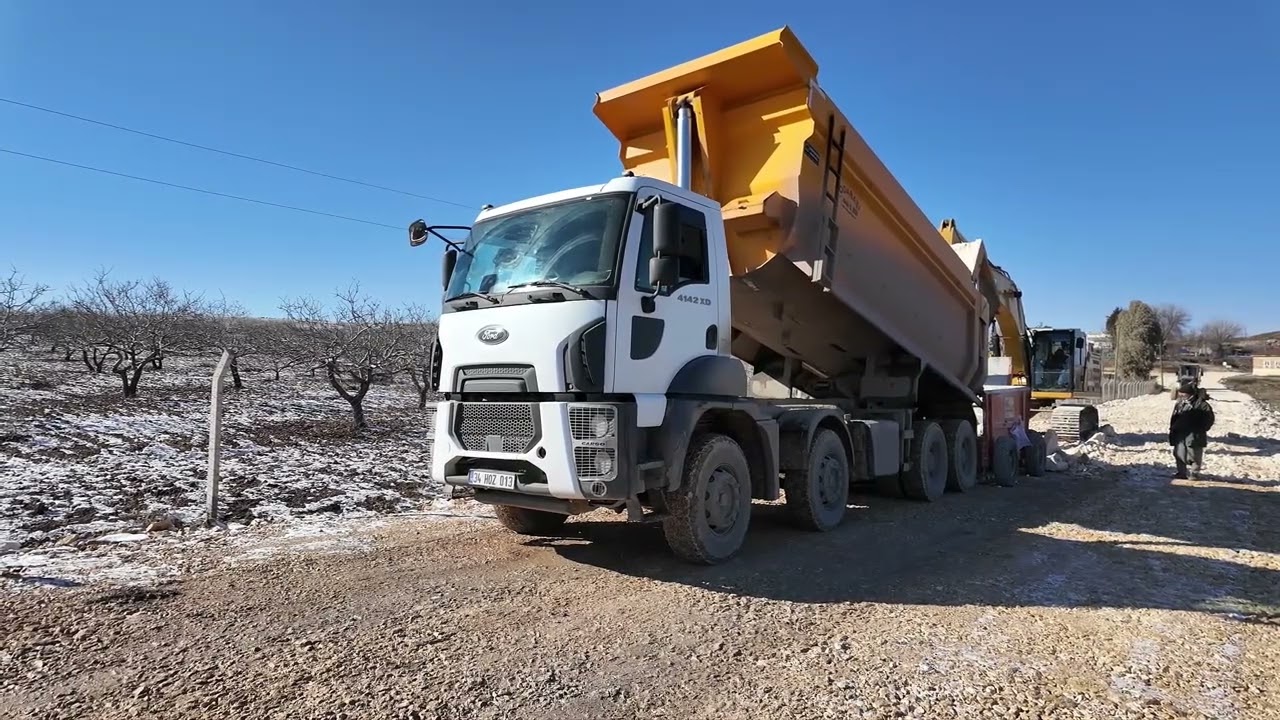 KARAKÖPRÜ’DE GRUP YOLU  SICAK ASFALTLA BULUŞUYOR