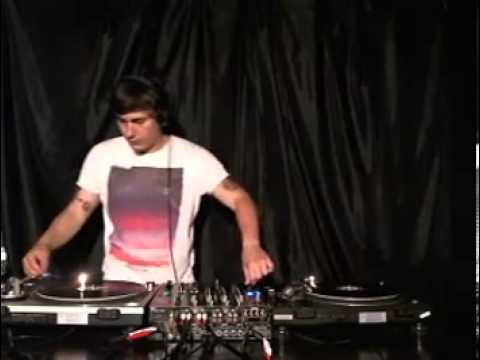 BrokenBeats Showcase: Vladimir Kozakov @ RTS.FM - 04.06.2011