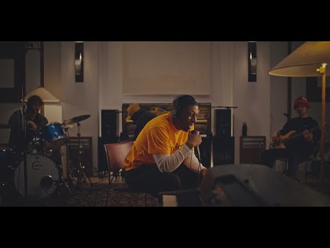 Samm Henshaw - Float (Visualiser)