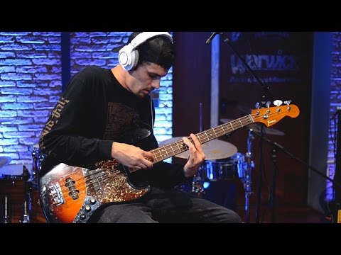 AWESOME TAPPING BASS SOLO - EVAN BREWER