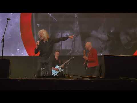 Jukka Leppilampi and Friends - Jumalan Valtakunta Tulee live @GlowFestival2025 , Tampere 24.8.2024