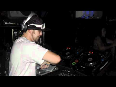 Hard Rock Sofa vs Diddy - Blow Up Home (E.k Bootleg)