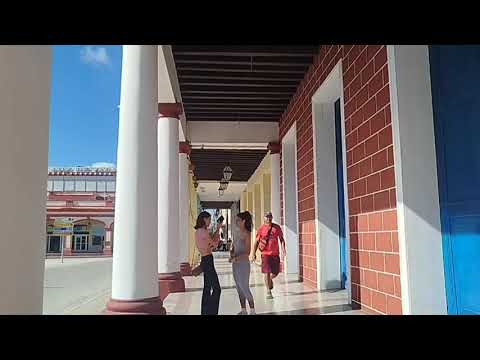 Un paseo por los corredores del parque Calixto García Holguín Cuba 