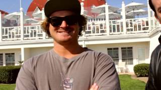 SEAN KELLY Saluda en ESPAÑOL al lado de AGT Finalist Mauricio Herrera