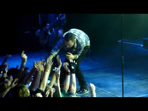 Dead By Sunrise - ''Walking In Circles''  (Live In Amsterdam 2010) HD