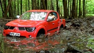 preview picture of video 'RC Mitsubishi L200 / MUD AND DEEP WATER OFF-ROAD DRiVE'