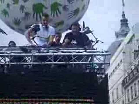 Techno parade 2007:   Joachim garaud et laidback luke mixing