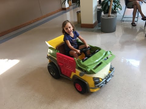 KidTrax Toys - TMNT Party Wagon