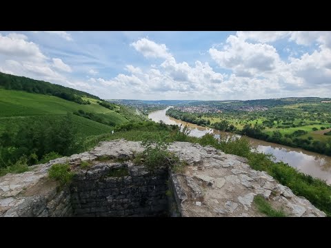 Ruine Ravensburg, Burgruine Rabensburg Sehenswürdigkeit südlich von Thüngersheim neben Veitshöchheim