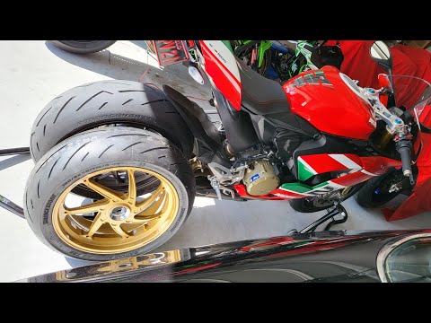 2022 Ducati Panigale V2 with Marchesini M7RS Forged Aluminium wheels - waiting for socket China!!!