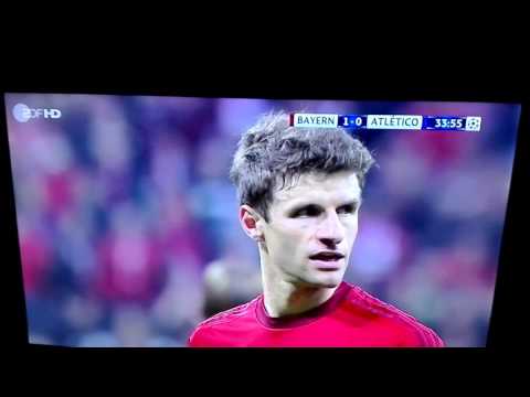 Müller verschießt Elfmeter/WITZIG:-)