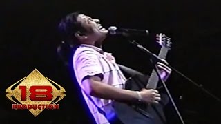 Sampaikan Padanya Music Video