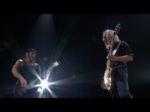 METALLICA Pays Tribute To BLACK SABBATH W/ 'War Pigs' Jam In Birmingham, 30th Oct '17 (mulitcam mix)